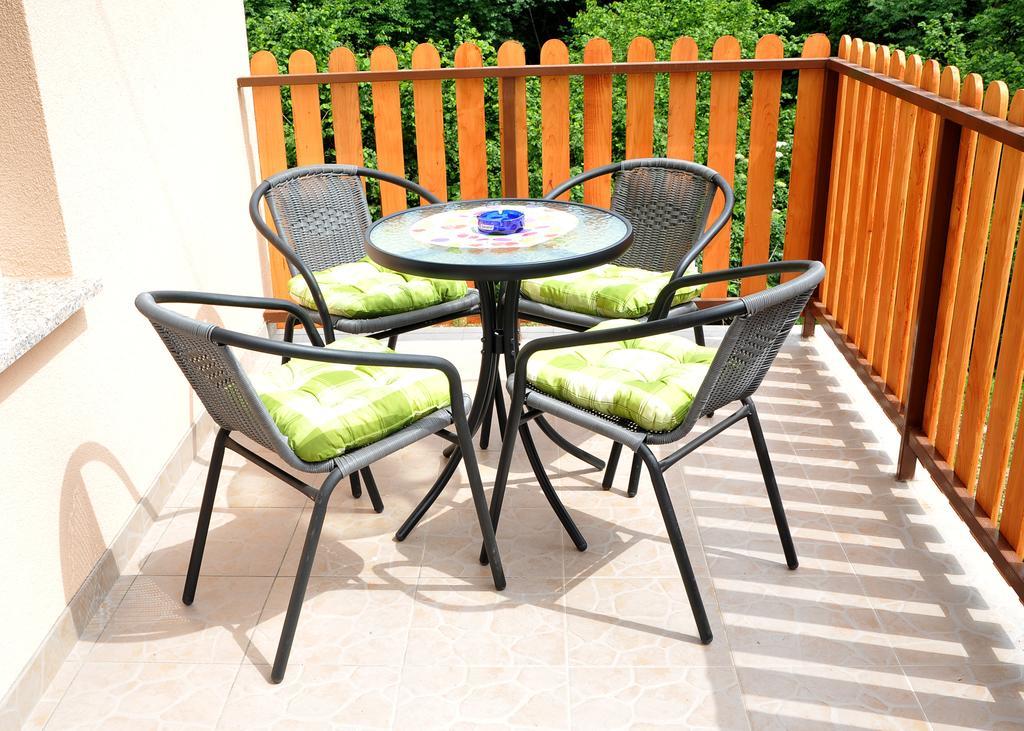Apartments Zugec Seliste Dreznicko Bilik gambar