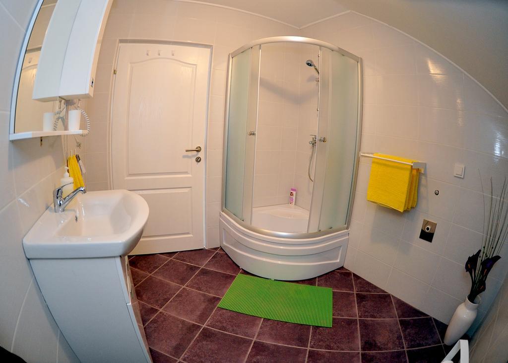 Apartments Zugec Seliste Dreznicko Bilik gambar